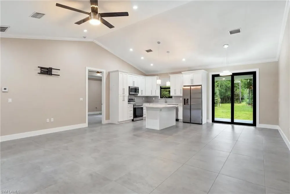 3692 8th Avenue SE Naples, FL 34117