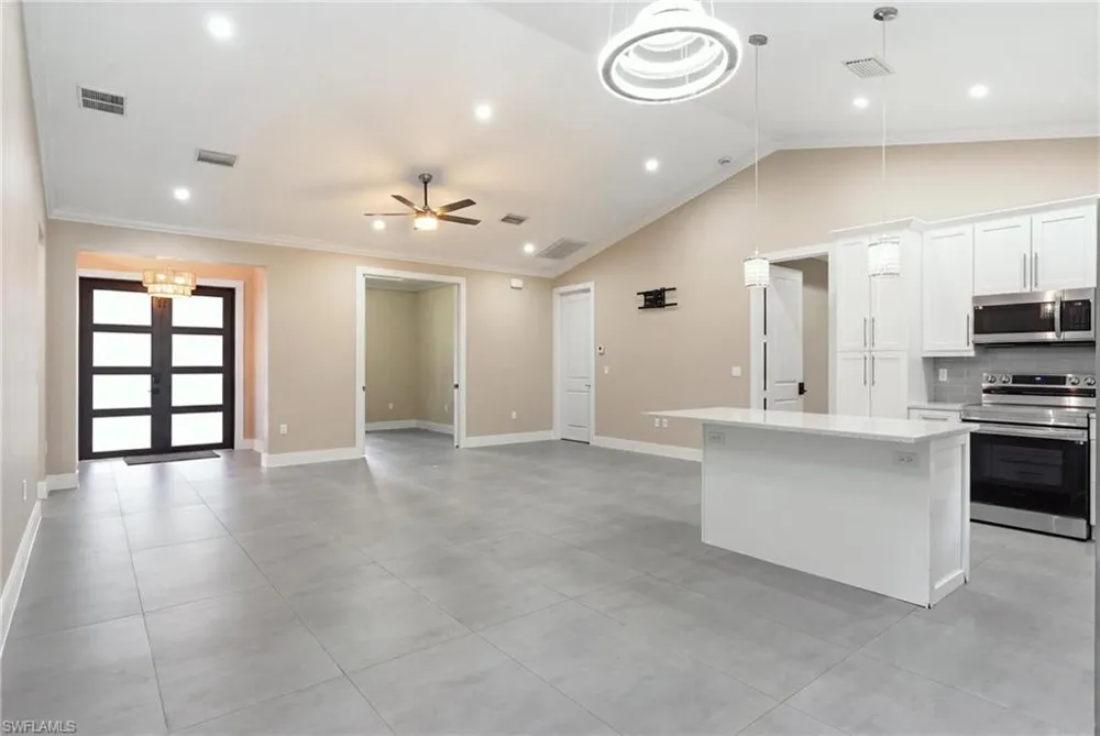 3692 8th Avenue SE Naples, FL 34117
