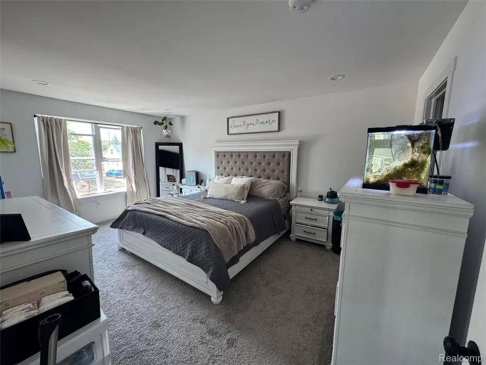 25760 Groveland Street Roseville City, MI 48066