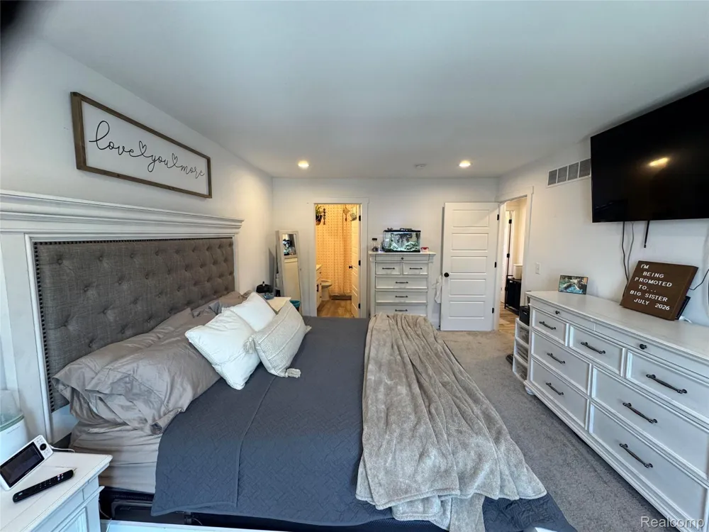 25760 Groveland Street Roseville City, MI 48066