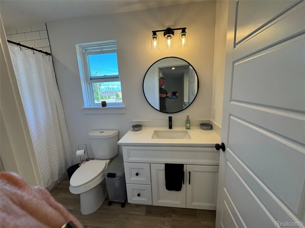 25760 Groveland Street Roseville City, MI 48066