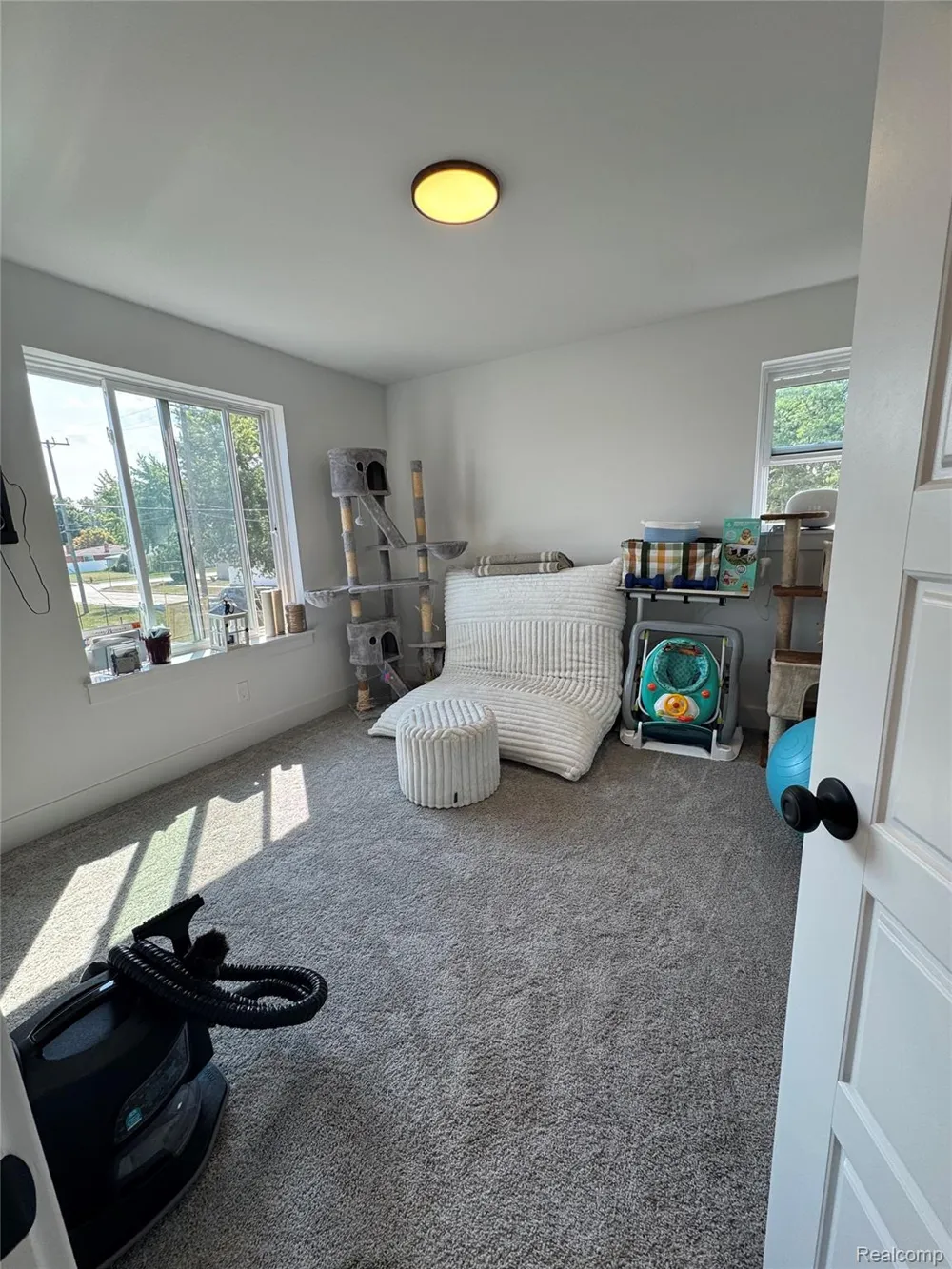 25760 Groveland Street Roseville City, MI 48066