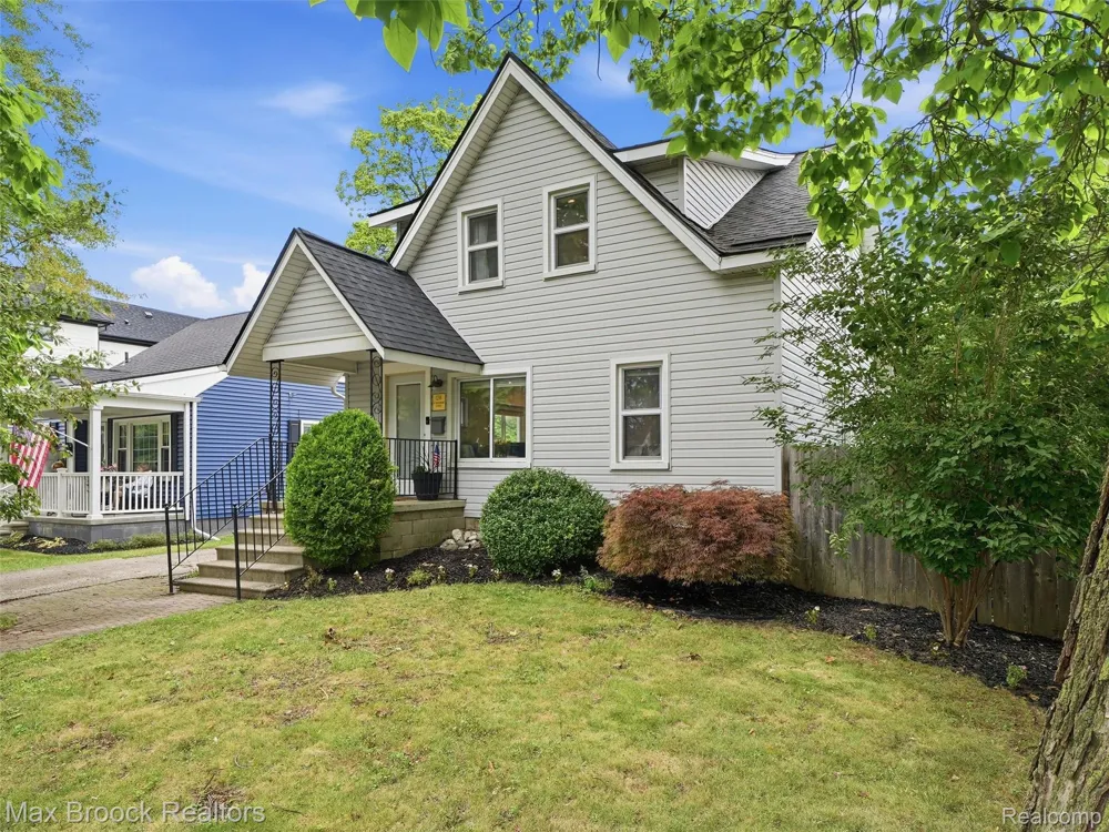 1216 W Windemere Avenue Royal Oak City, MI 48073