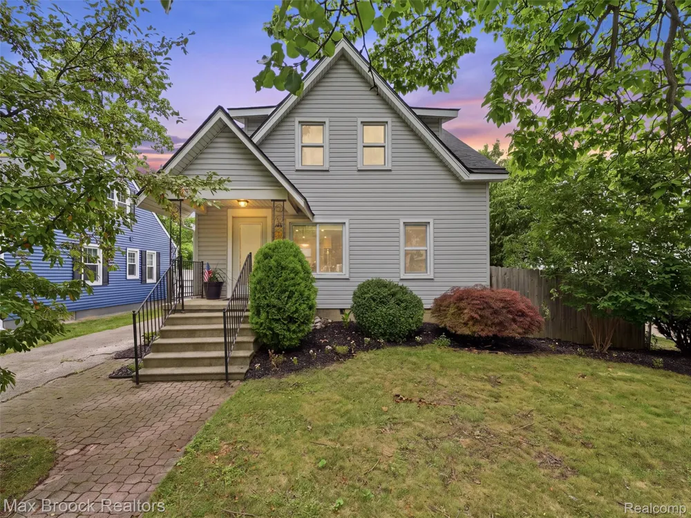 1216 W Windemere Avenue Royal Oak City, MI 48073