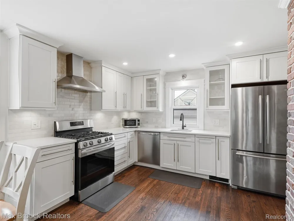 1216 W Windemere Avenue Royal Oak City, MI 48073