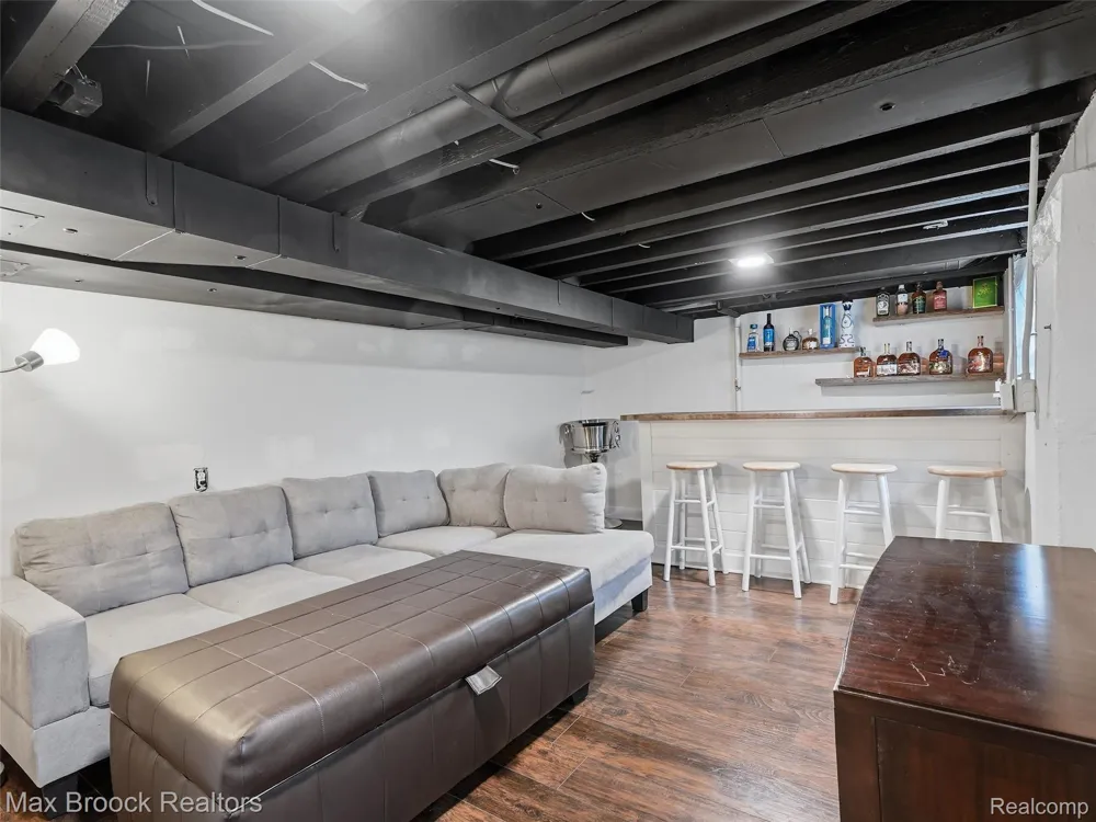 1216 W Windemere Avenue Royal Oak City, MI 48073