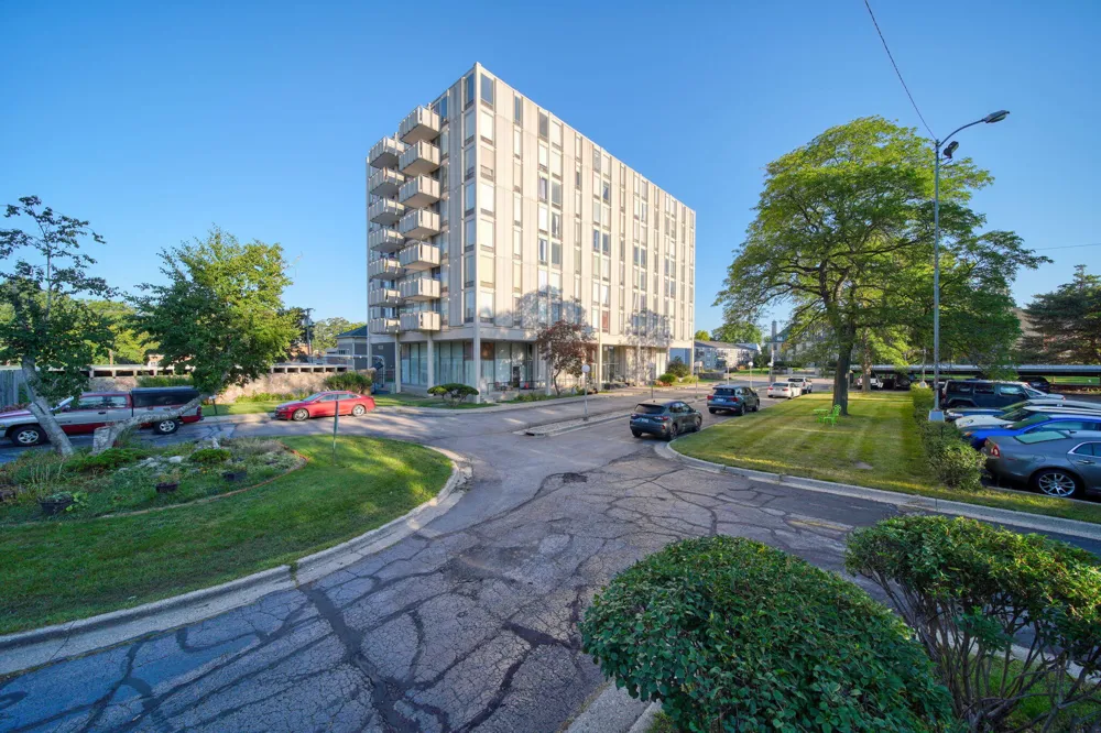 715 W Michigan Avenue #404 Jackson City, MI 49201
