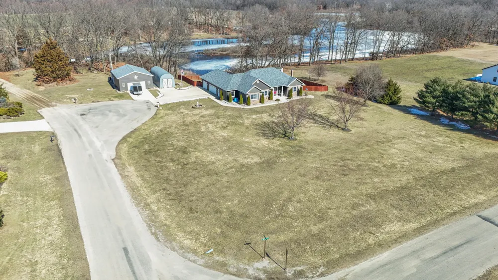 17700 Brad Lane Lockport Township, MI 49093