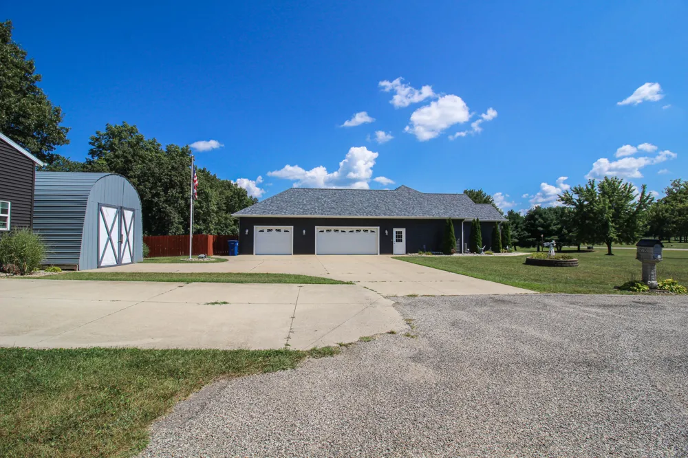 17700 Brad Lane Lockport Township, MI 49093