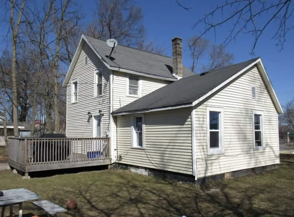 2232 Hoyle Avenue NW Walker City, MI 49544