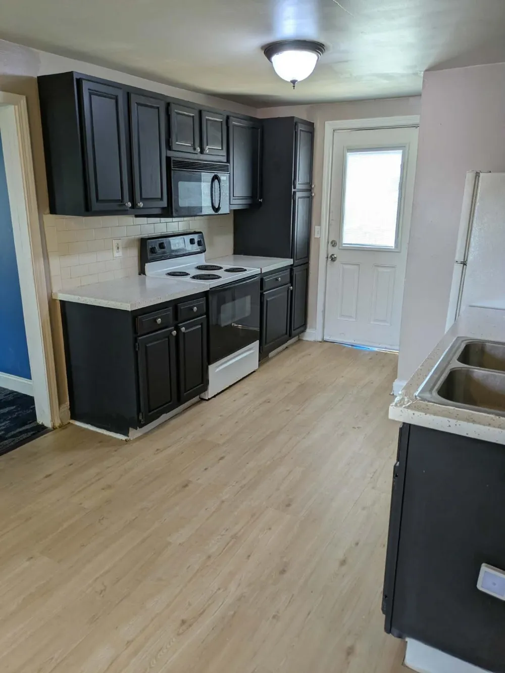 2232 Hoyle Avenue NW Walker City, MI 49544
