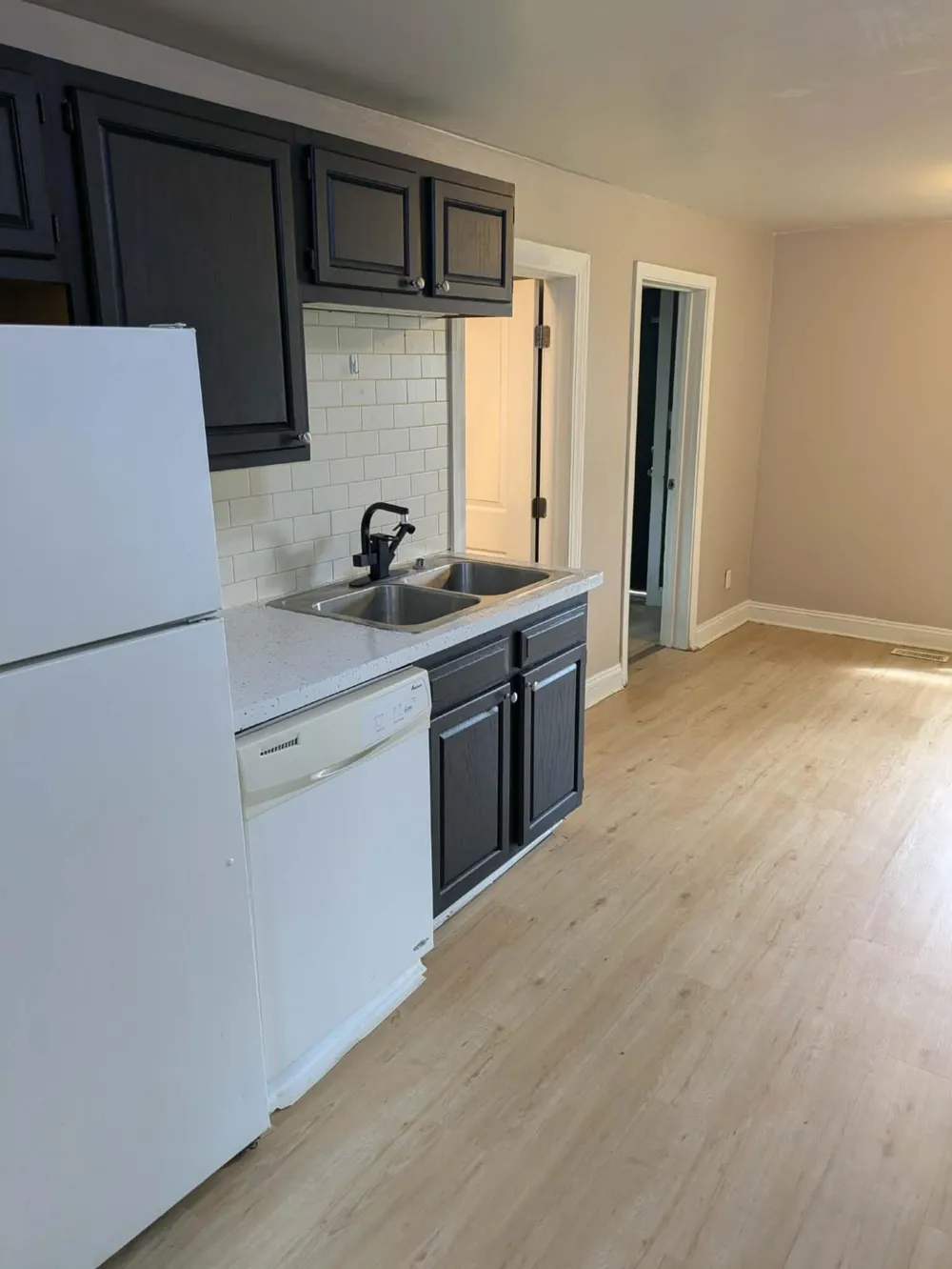 2232 Hoyle Avenue NW Walker City, MI 49544