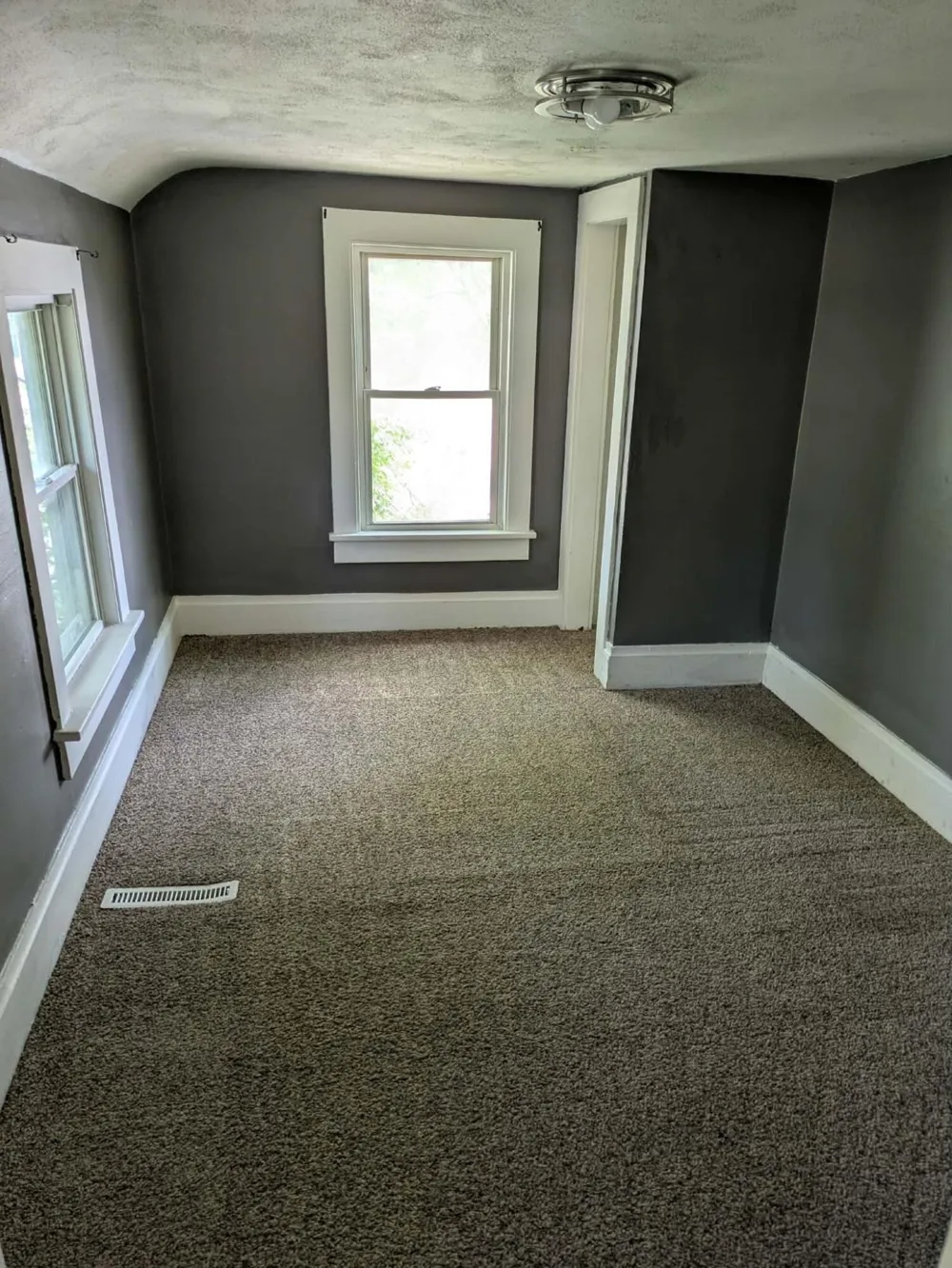 2232 Hoyle Avenue NW Walker City, MI 49544