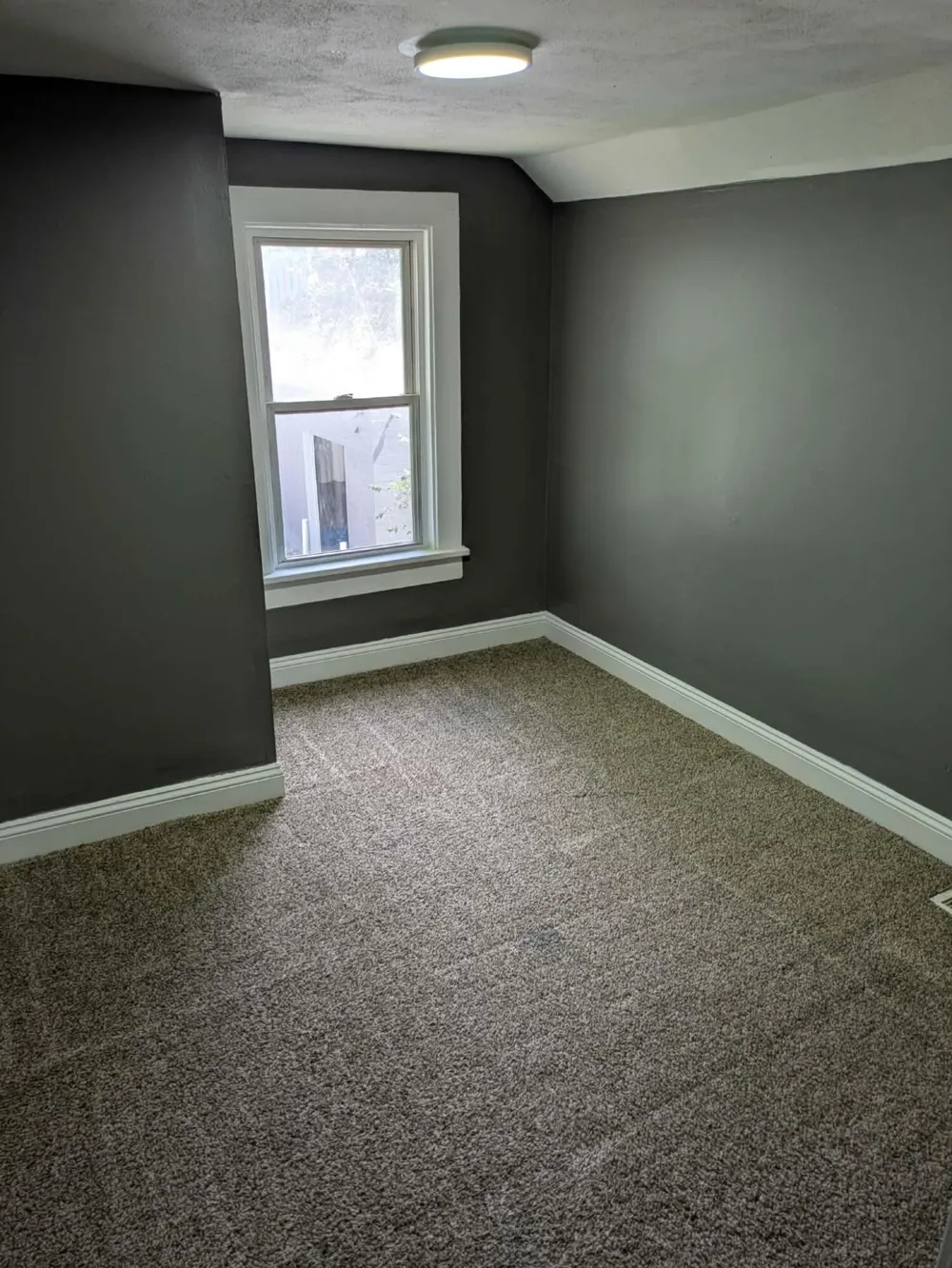2232 Hoyle Avenue NW Walker City, MI 49544