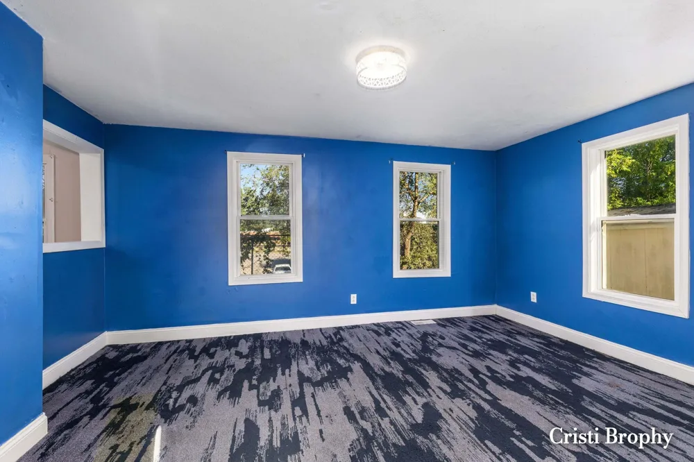 2232 Hoyle Avenue NW Walker City, MI 49544