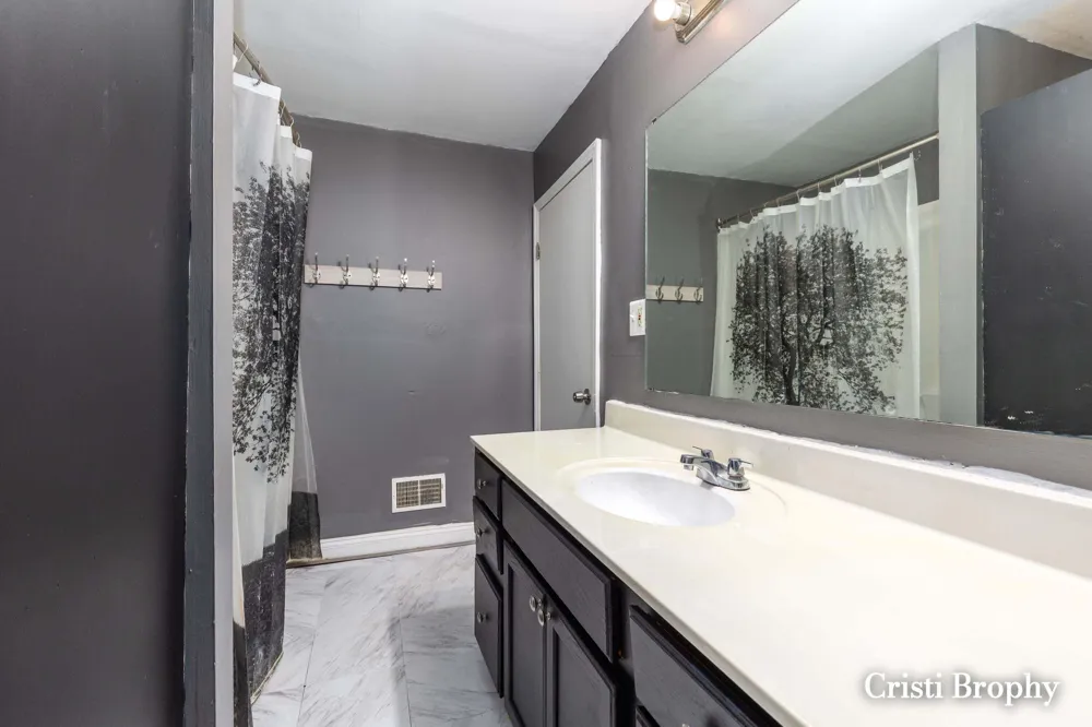 2232 Hoyle Avenue NW Walker City, MI 49544