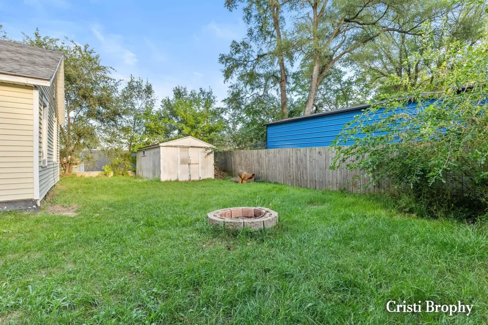 2232 Hoyle Avenue NW Walker City, MI 49544