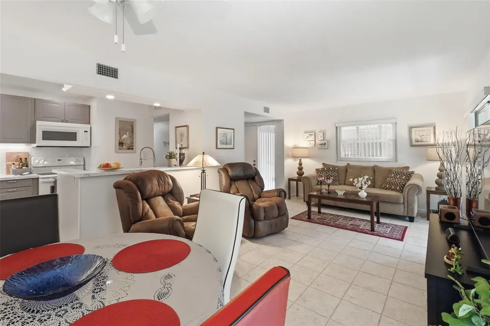 130 JASMINE WOODS COURT #7C Deltona, FL 32725