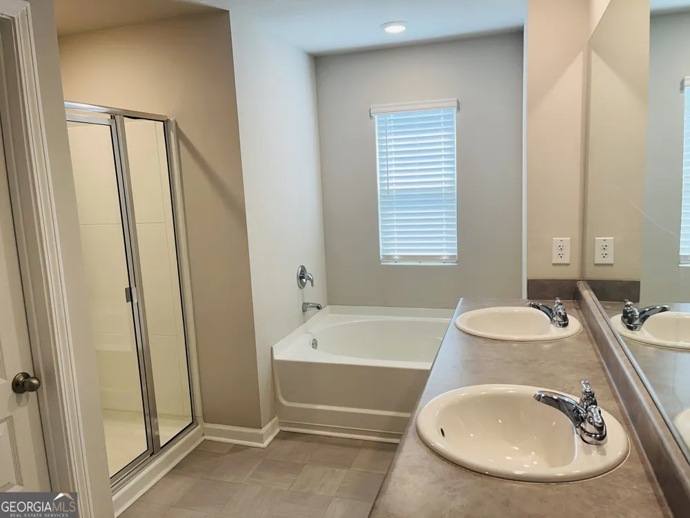 138 Silver Birch PASS Newnan, GA 30265