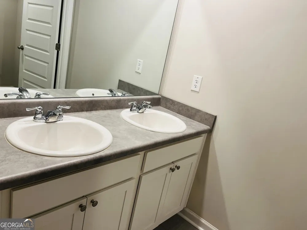 138 Silver Birch PASS Newnan, GA 30265