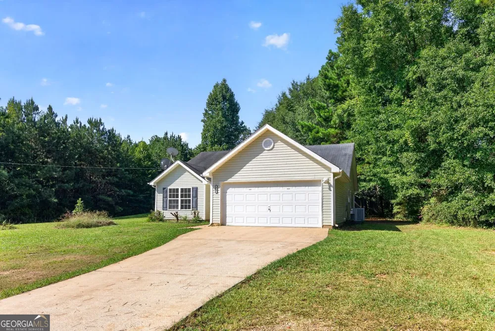 109 Anabelle LN Gay, GA 30218