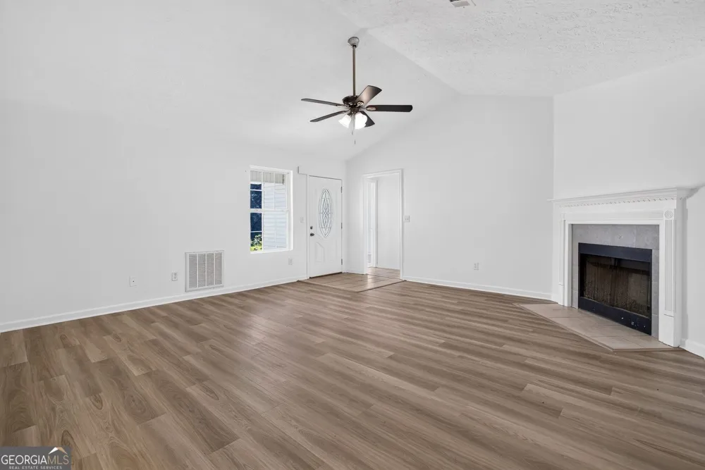 109 Anabelle LN Gay, GA 30218