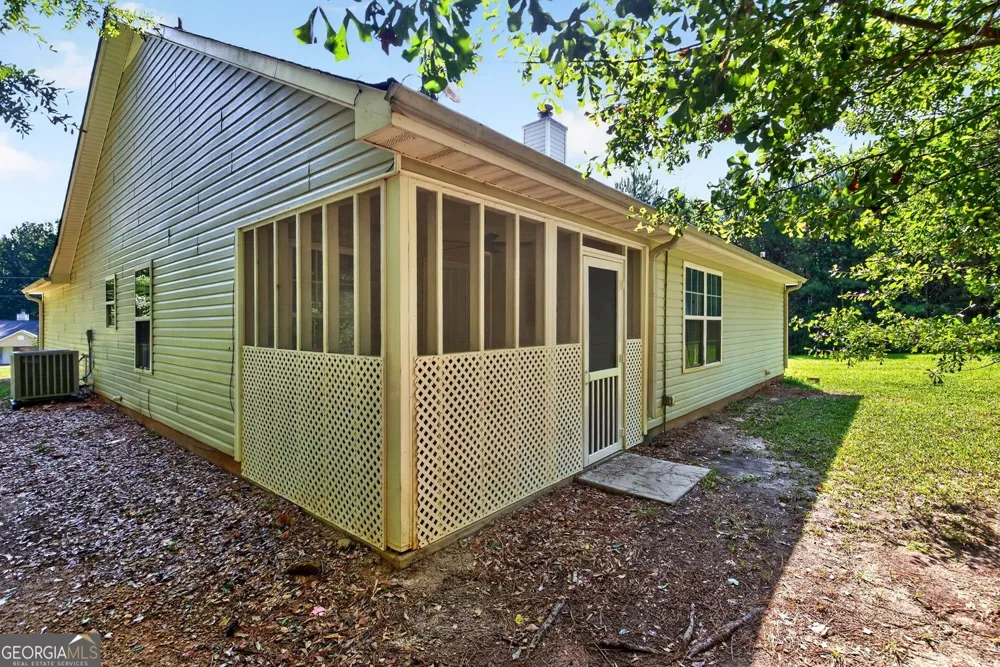 109 Anabelle LN Gay, GA 30218