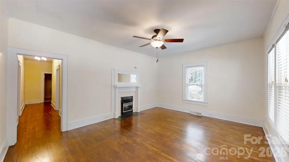 618 S Poplar Street Lincolnton, NC 28092