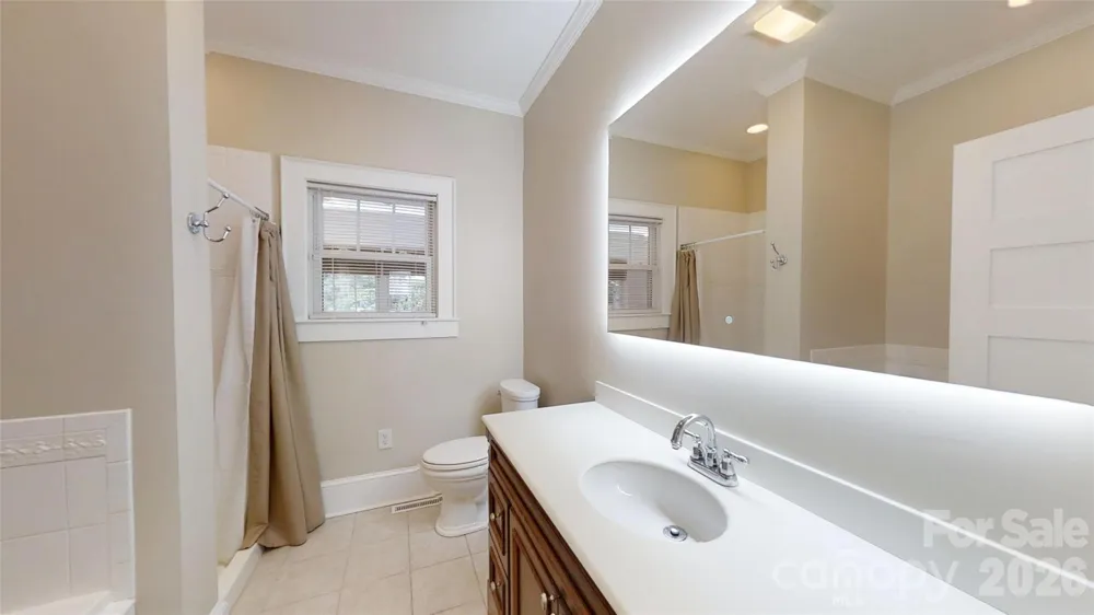 618 S Poplar Street Lincolnton, NC 28092