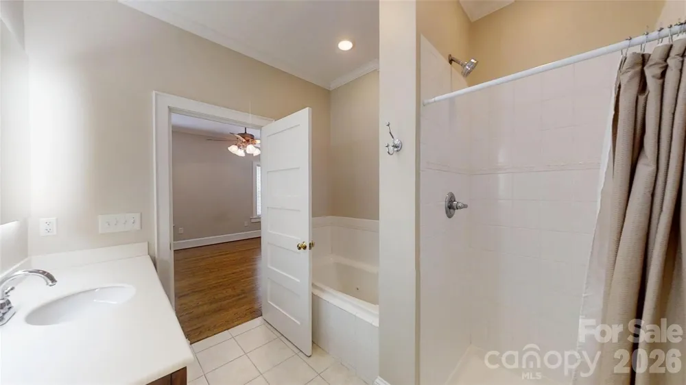 618 S Poplar Street Lincolnton, NC 28092
