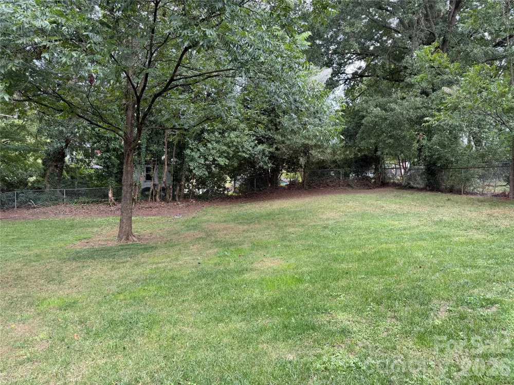 618 S Poplar Street Lincolnton, NC 28092