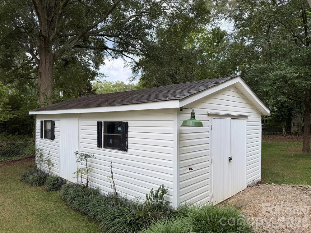 618 S Poplar Street Lincolnton, NC 28092