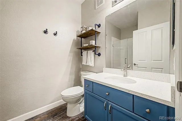 8496 S Hoyt Way #206 Littleton, CO 80128