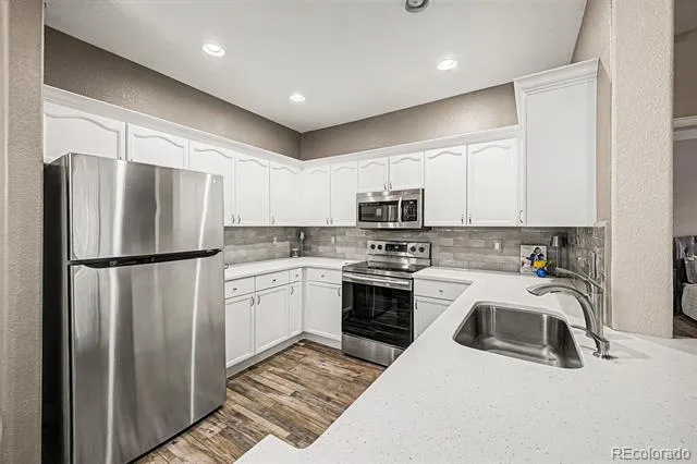 8496 S Hoyt Way #206 Littleton, CO 80128