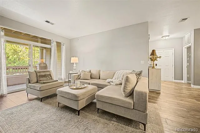 8496 S Hoyt Way #206 Littleton, CO 80128
