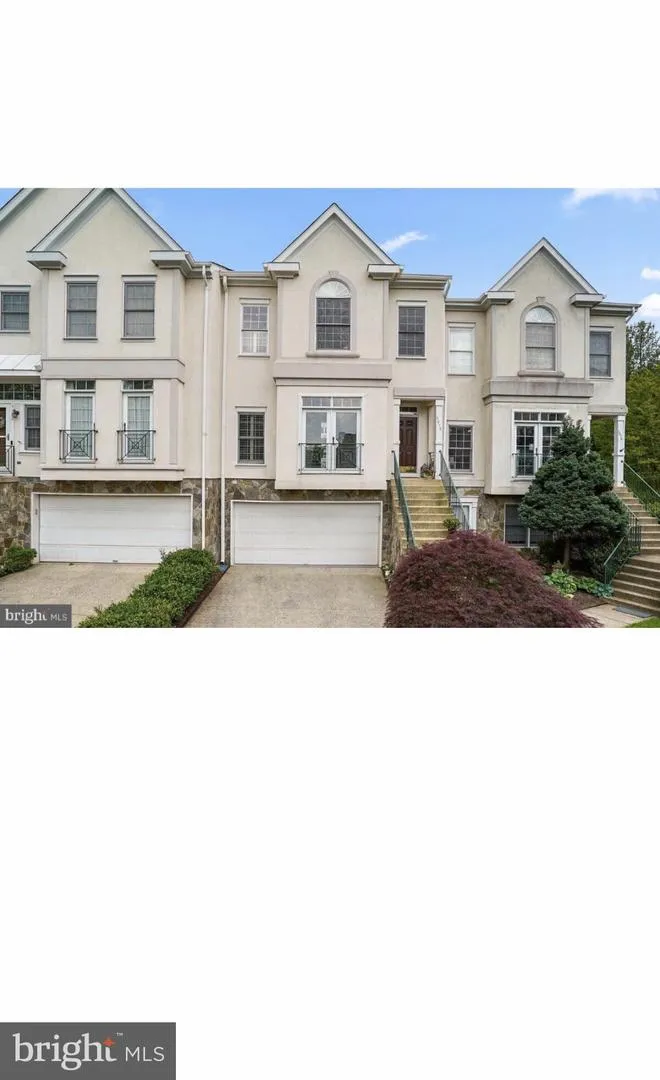 4018 DOGBERRY LANE Fairfax, VA 22033
