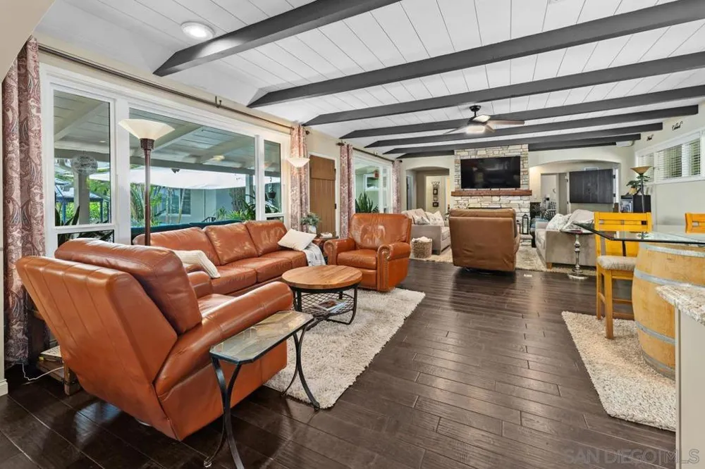 9865 Edgelake Drive La Mesa, CA 91941