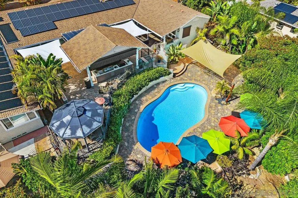 9865 Edgelake Drive La Mesa, CA 91941