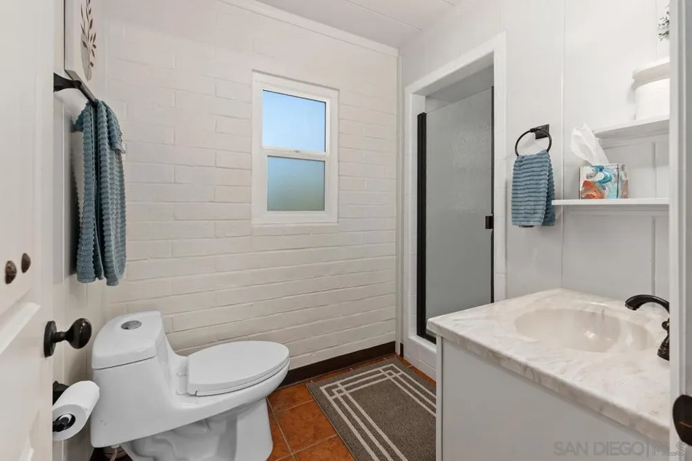 9865 Edgelake Drive La Mesa, CA 91941