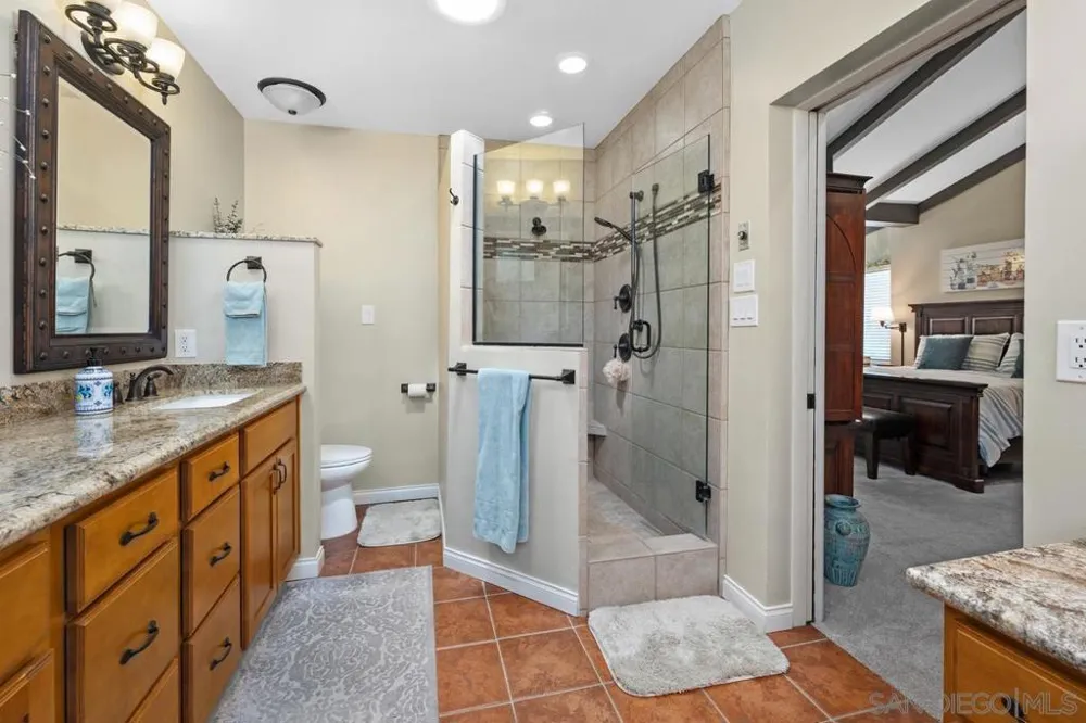 9865 Edgelake Drive La Mesa, CA 91941
