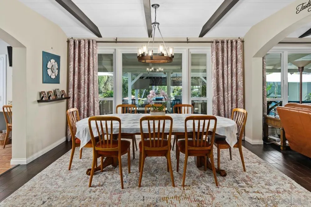 9865 Edgelake Drive La Mesa, CA 91941