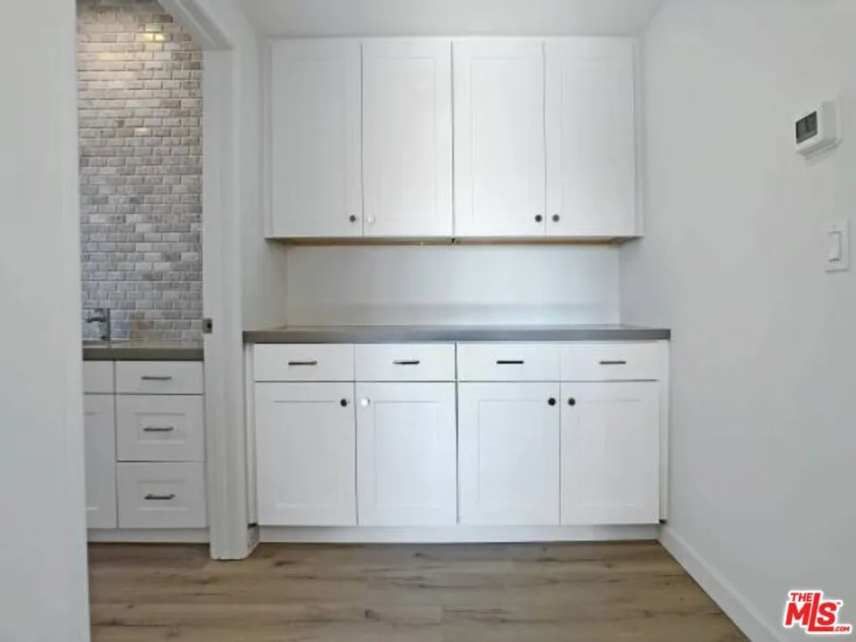 4407 AMBROSE AVENUE #105 Los Angeles, CA 90027