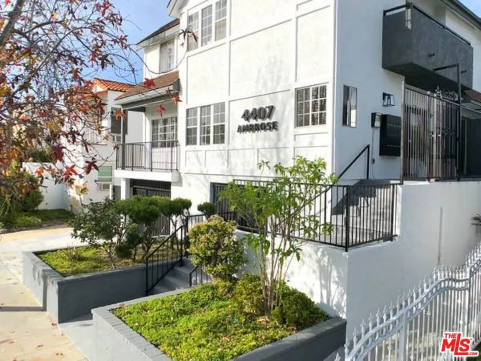 4407 AMBROSE AVENUE #105 Los Angeles, CA 90027