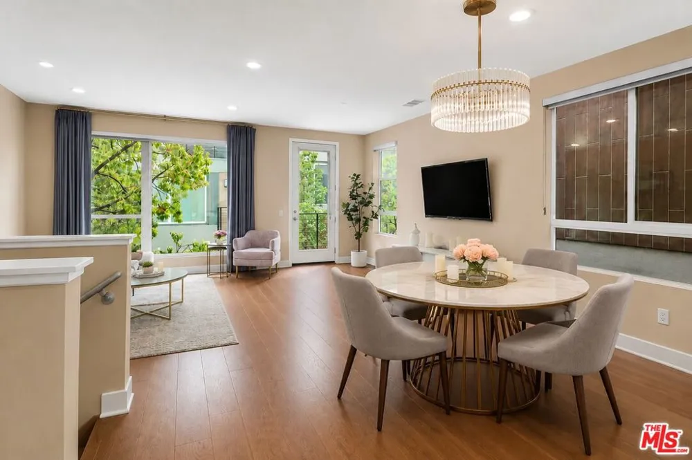 6749 Gill Way Los Angeles, CA 90068