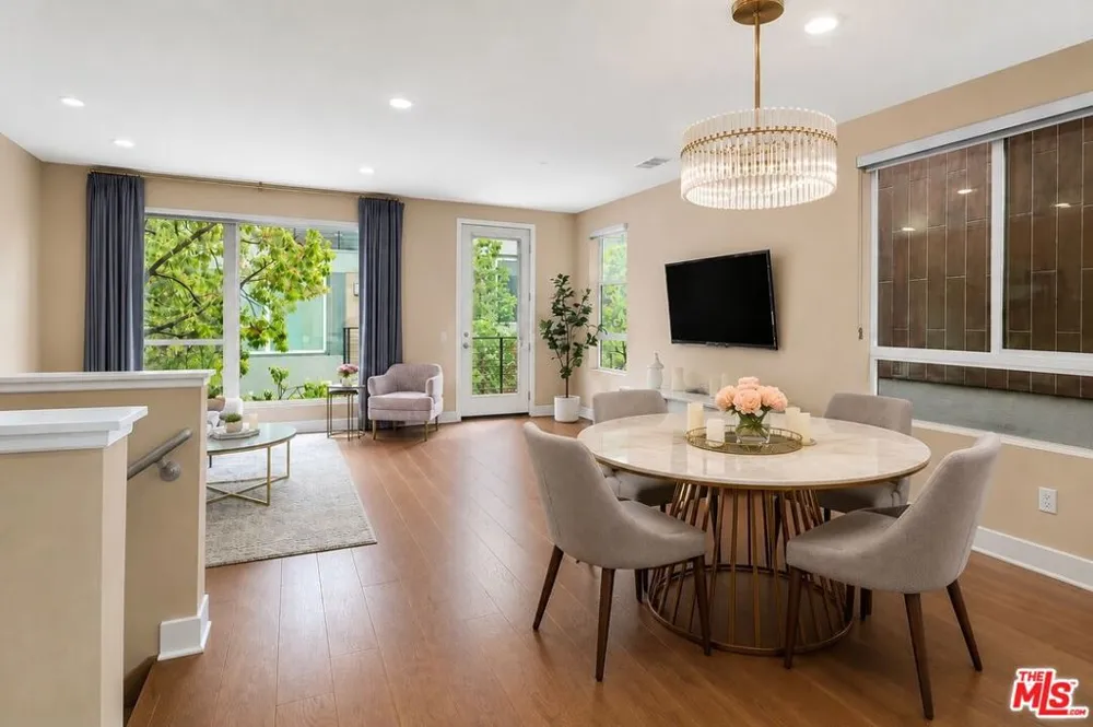 6749 Gill Way Los Angeles, CA 90068