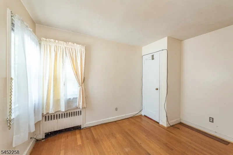 385 E 41St St Paterson City, NJ 07504