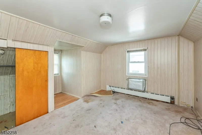 385 E 41St St Paterson City, NJ 07504
