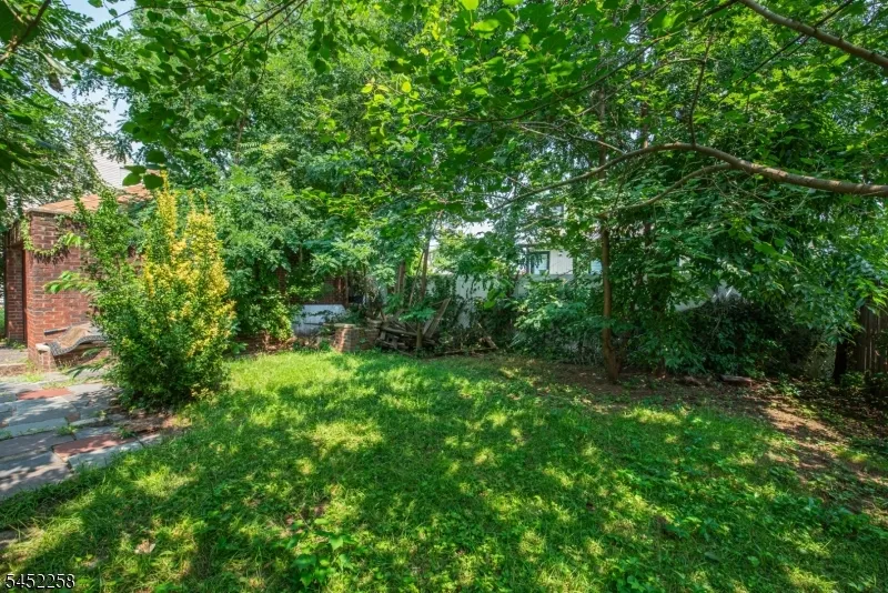 385 E 41St St Paterson City, NJ 07504