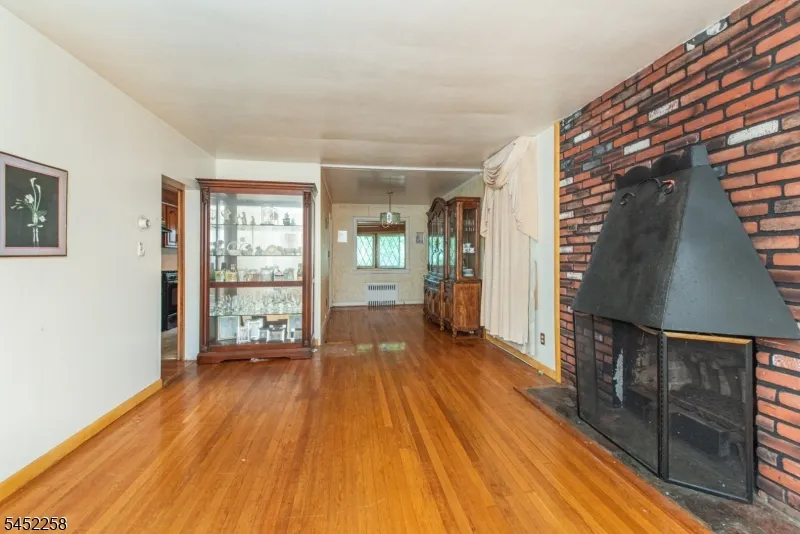 385 E 41St St Paterson City, NJ 07504