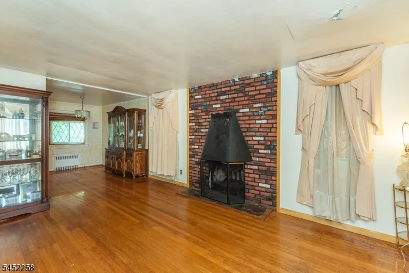 385 E 41St St Paterson City, NJ 07504